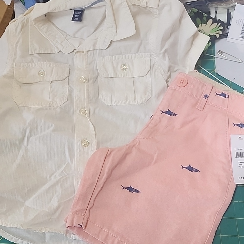 NWT Sz 4T Baby Gap pink Cotton shark shorts & White Camp Shirt